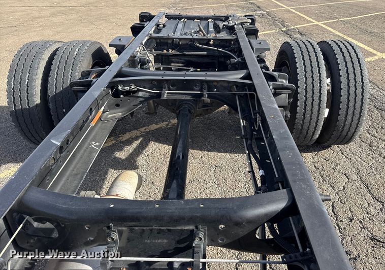 image for item EU4023 2006 Ford 450 truck cab and chassis