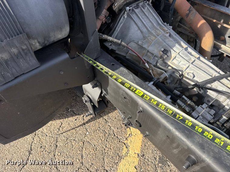 image for item EU4023 2006 Ford 450 truck cab and chassis