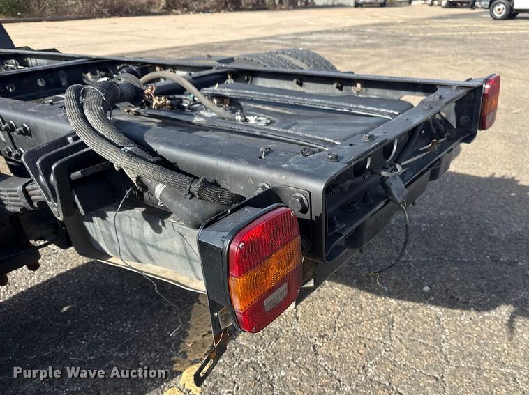 image for item EU4023 2006 Ford 450 truck cab and chassis