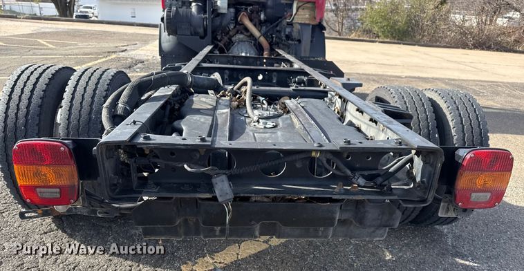 image for item EU4023 2006 Ford 450 truck cab and chassis