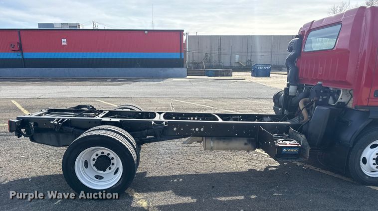 image for item EU4023 2006 Ford 450 truck cab and chassis