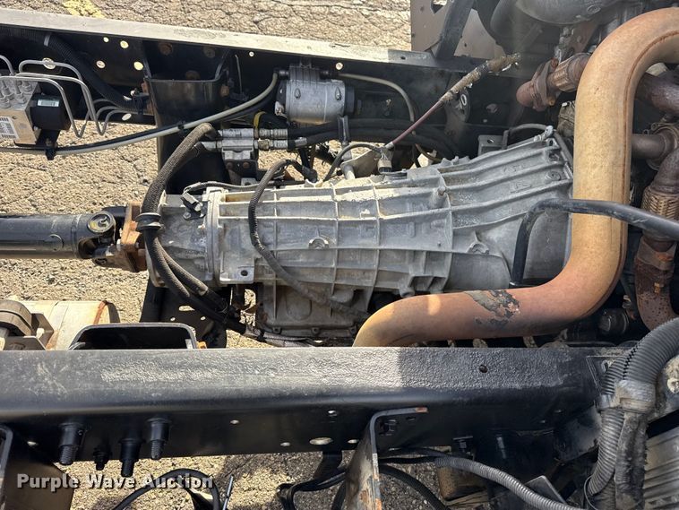 image for item EU4023 2006 Ford 450 truck cab and chassis