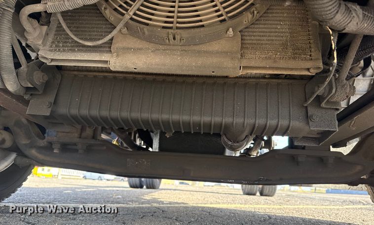 image for item EU4023 2006 Ford 450 truck cab and chassis