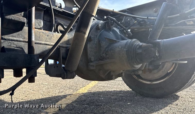 image for item EU4023 2006 Ford 450 truck cab and chassis