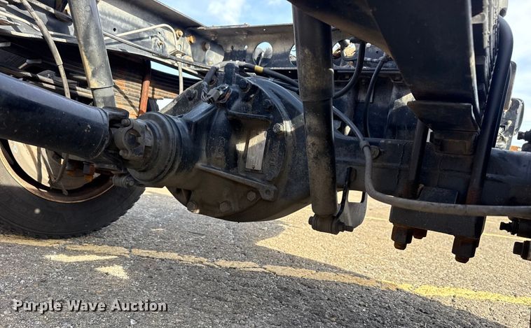 image for item EU4023 2006 Ford 450 truck cab and chassis