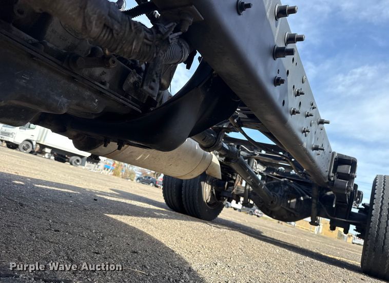 image for item EU4023 2006 Ford 450 truck cab and chassis