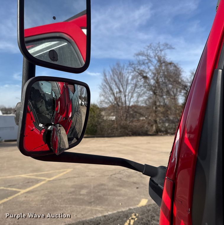 image for item EU4023 2006 Ford 450 truck cab and chassis