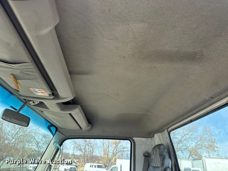 image for item EU4023 2006 Ford 450 truck cab and chassis