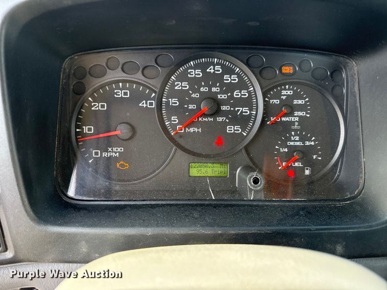 image for item EU4023 2006 Ford 450 truck cab and chassis