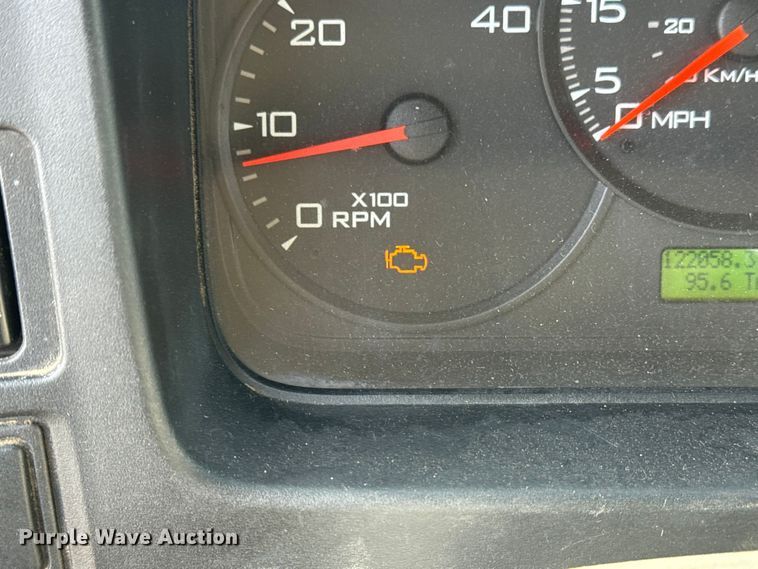 image for item EU4023 2006 Ford 450 truck cab and chassis