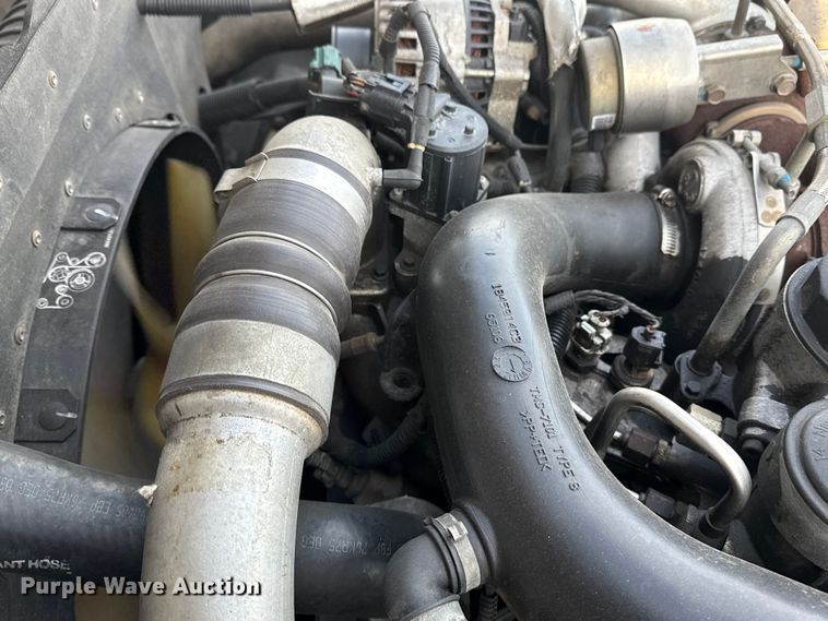 image for item EU4023 2006 Ford 450 truck cab and chassis