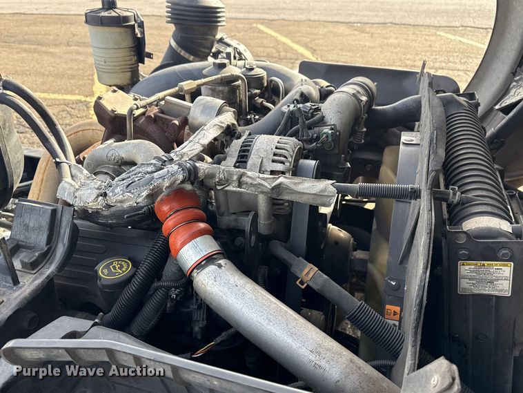 image for item EU4023 2006 Ford 450 truck cab and chassis