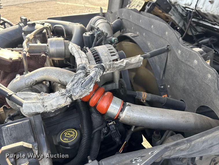 image for item EU4023 2006 Ford 450 truck cab and chassis