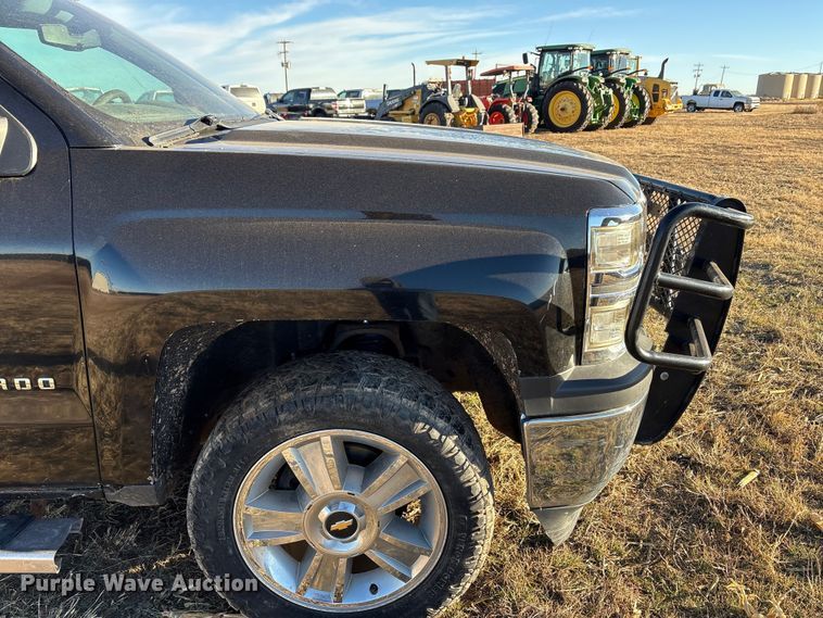 image for item EU4731 2015 Chevrolet Silverado 1500 Crew Cab pickup truck