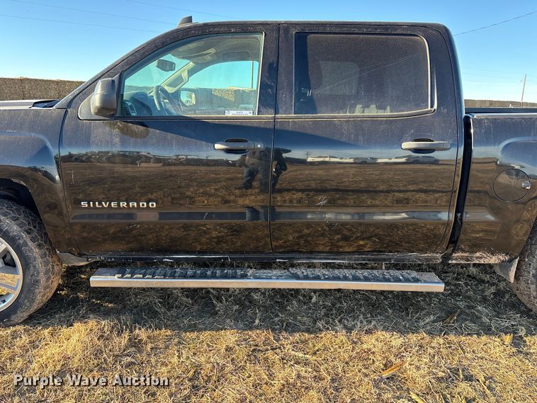 image for item EU4731 2015 Chevrolet Silverado 1500 Crew Cab pickup truck