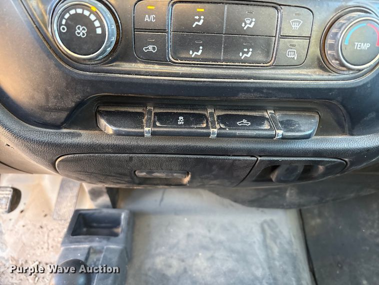 image for item EU4731 2015 Chevrolet Silverado 1500 Crew Cab pickup truck