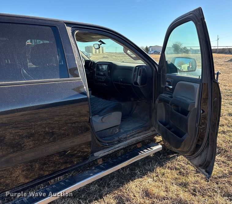 image for item EU4731 2015 Chevrolet Silverado 1500 Crew Cab pickup truck