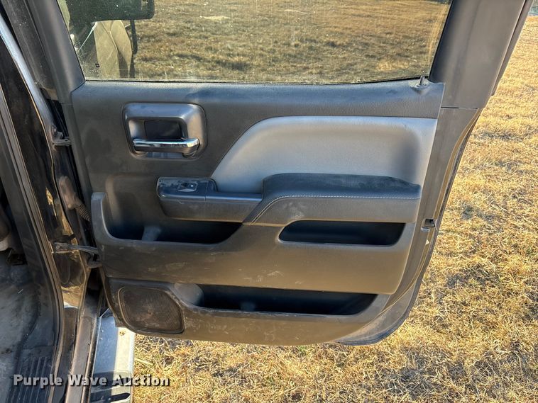 image for item EU4731 2015 Chevrolet Silverado 1500 Crew Cab pickup truck