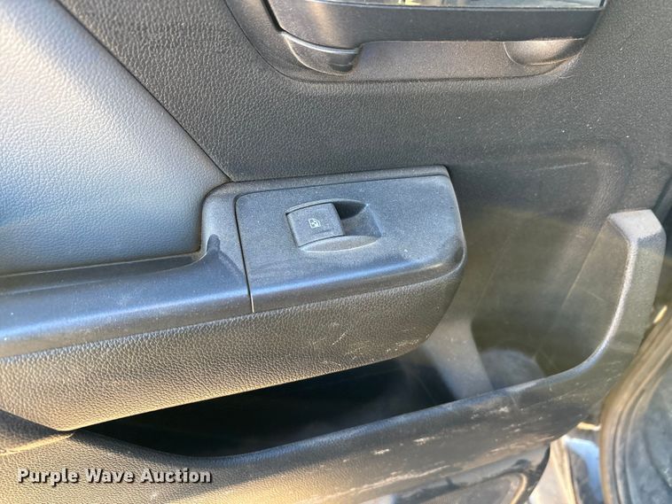 image for item EU4731 2015 Chevrolet Silverado 1500 Crew Cab pickup truck