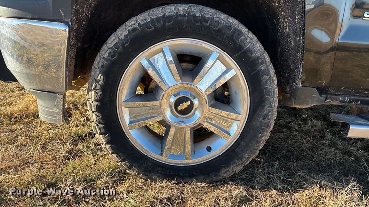 image for item EU4731 2015 Chevrolet Silverado 1500 Crew Cab pickup truck