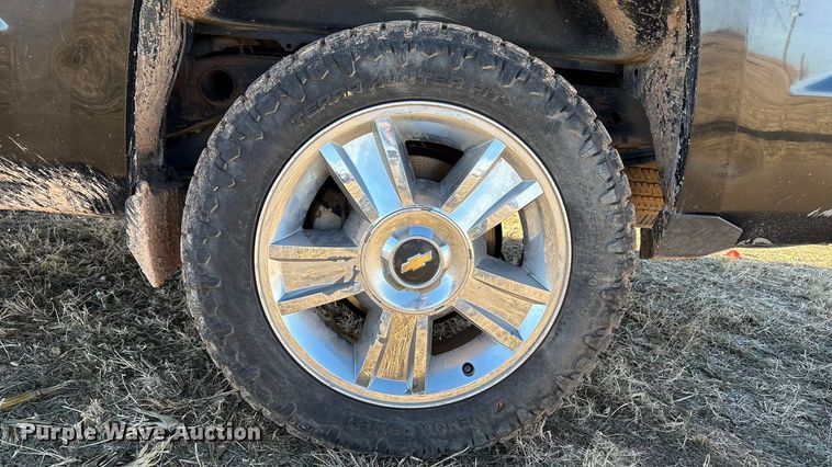 image for item EU4731 2015 Chevrolet Silverado 1500 Crew Cab pickup truck