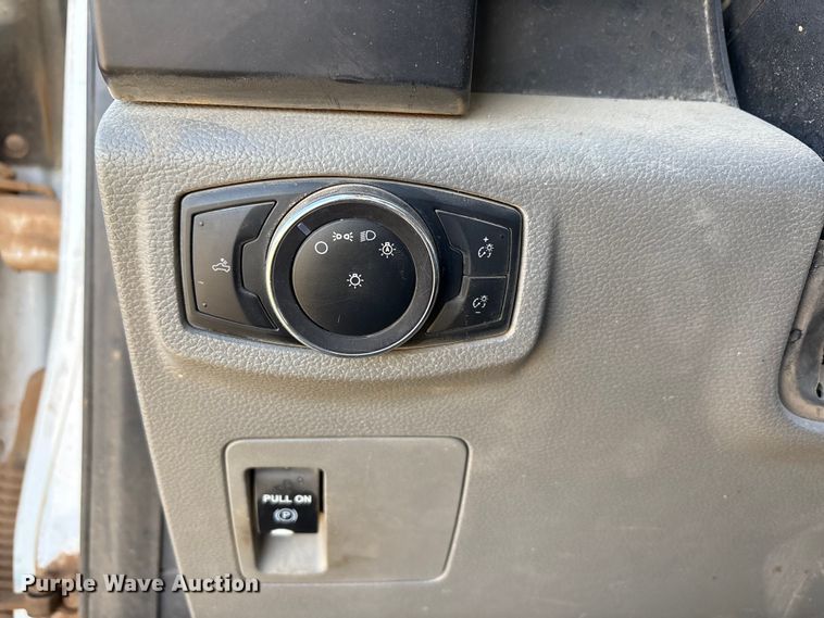 image for item EU4732 2018 Ford F150 SuperCab pickup truck