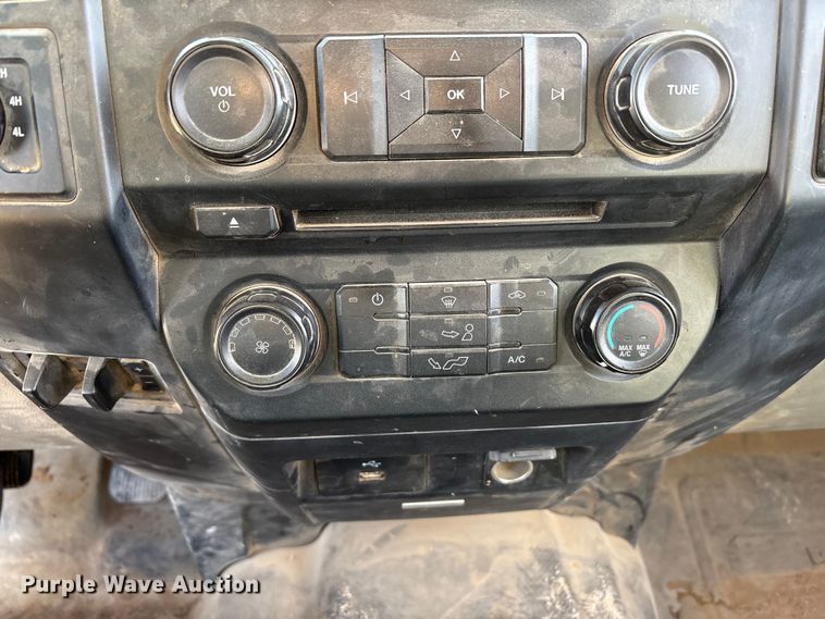 image for item EU4732 2018 Ford F150 SuperCab pickup truck