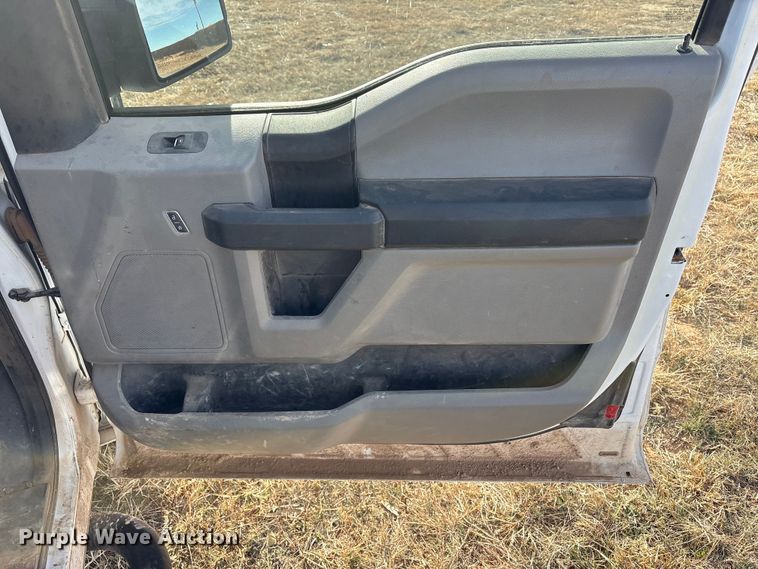 image for item EU4732 2018 Ford F150 SuperCab pickup truck