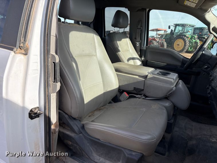 image for item EU4732 2018 Ford F150 SuperCab pickup truck