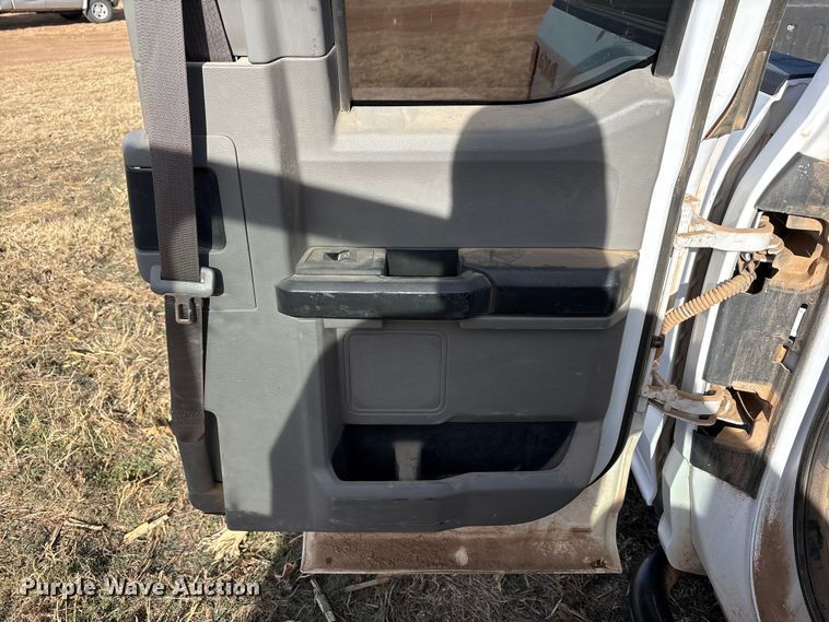 image for item EU4732 2018 Ford F150 SuperCab pickup truck