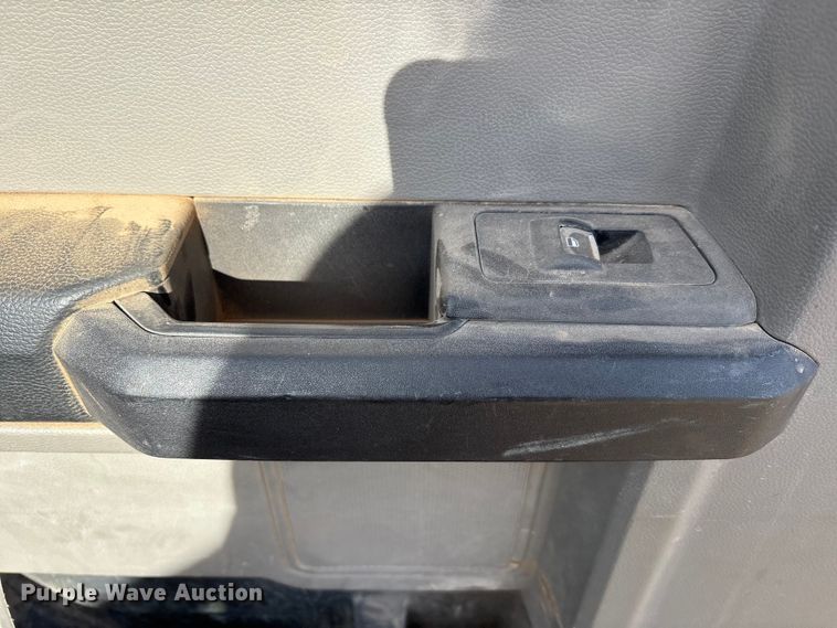 image for item EU4732 2018 Ford F150 SuperCab pickup truck