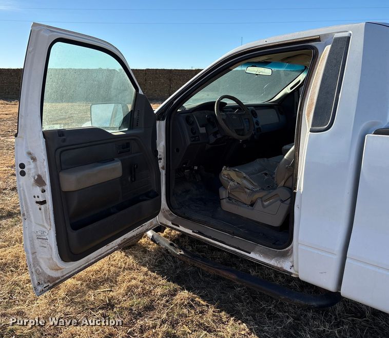 image for item EU4733 2010 Ford F150 pickup truck