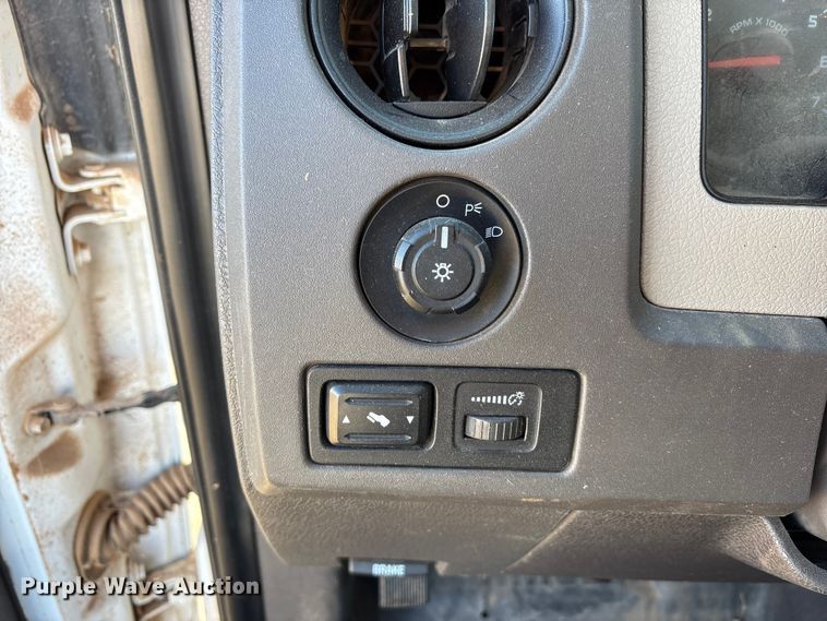 image for item EU4733 2010 Ford F150 pickup truck