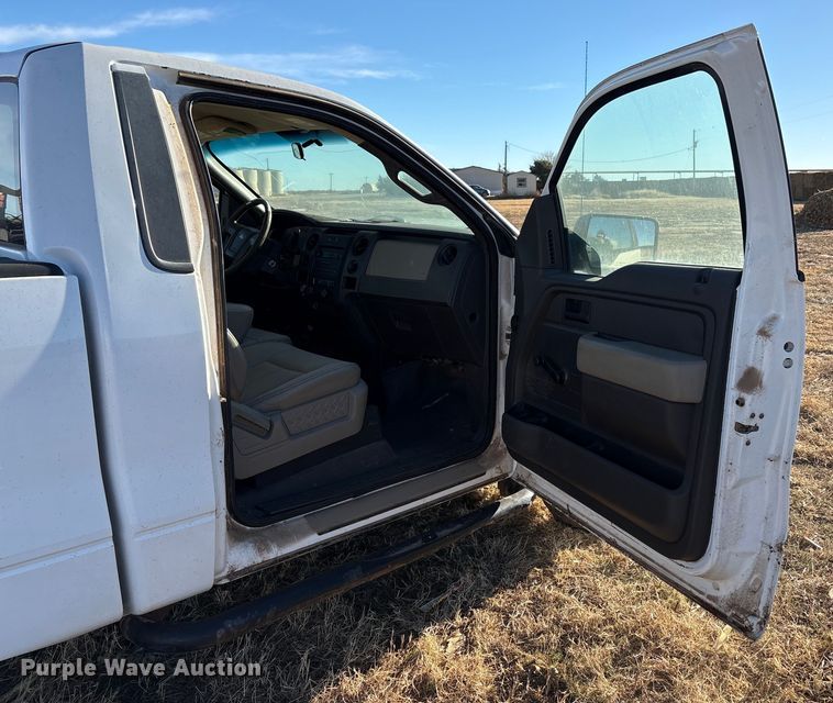 image for item EU4733 2010 Ford F150 pickup truck