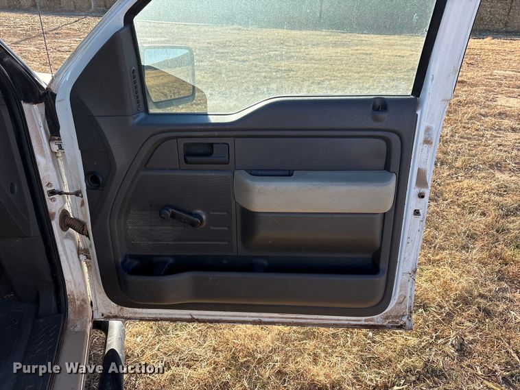 image for item EU4733 2010 Ford F150 pickup truck