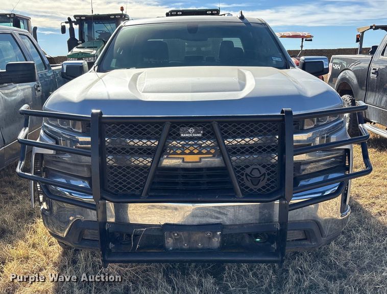 image for item EU4736 2019 Chevrolet Silverado 15000 Crew Cab pickup truck