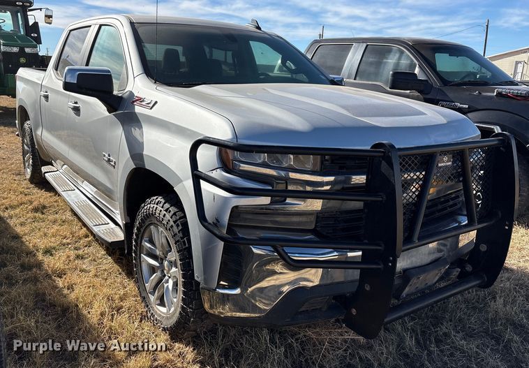 image for item EU4736 2019 Chevrolet Silverado 15000 Crew Cab pickup truck