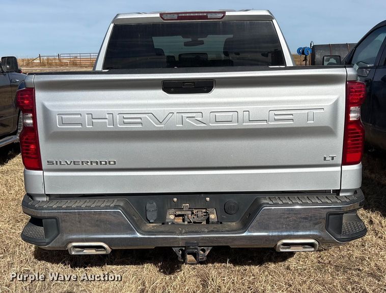 image for item EU4736 2019 Chevrolet Silverado 15000 Crew Cab pickup truck