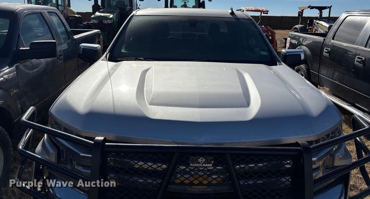 image for item EU4736 2019 Chevrolet Silverado 15000 Crew Cab pickup truck