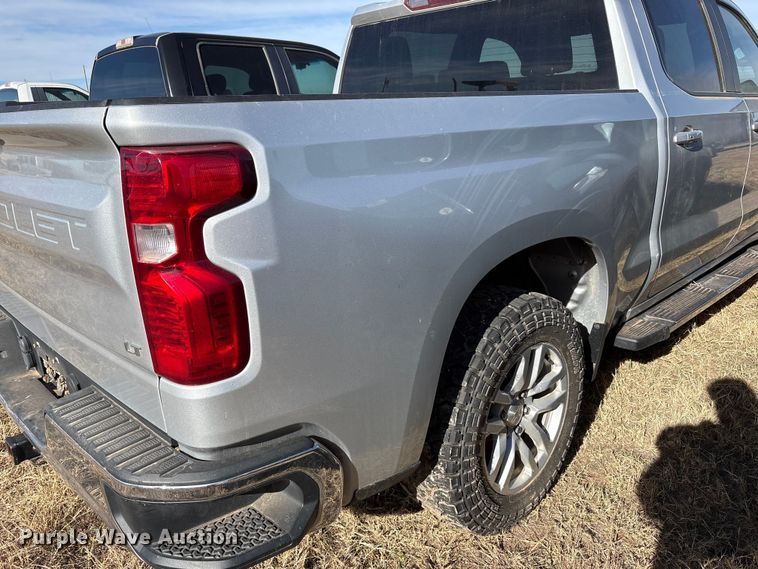 image for item EU4736 2019 Chevrolet Silverado 15000 Crew Cab pickup truck