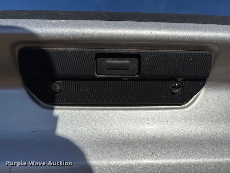 image for item EU4736 2019 Chevrolet Silverado 15000 Crew Cab pickup truck