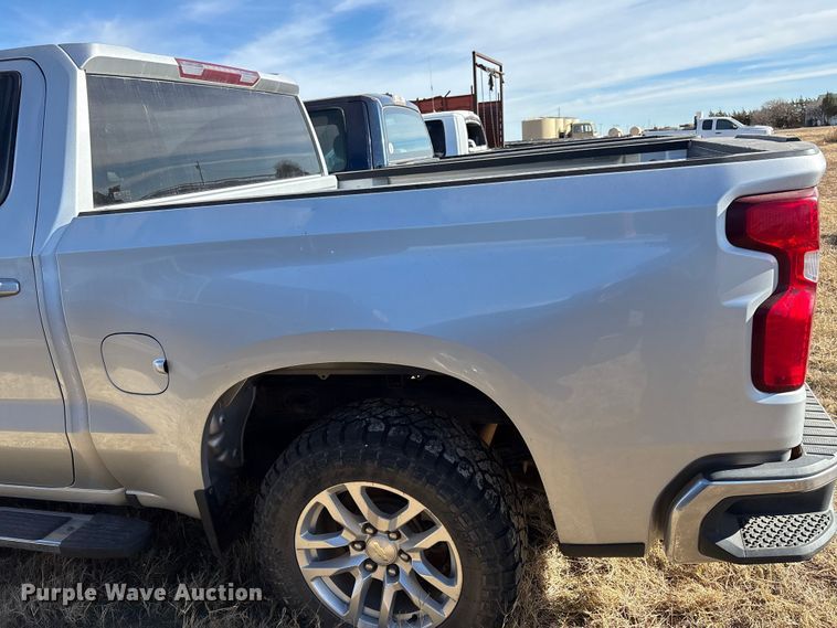 image for item EU4736 2019 Chevrolet Silverado 15000 Crew Cab pickup truck