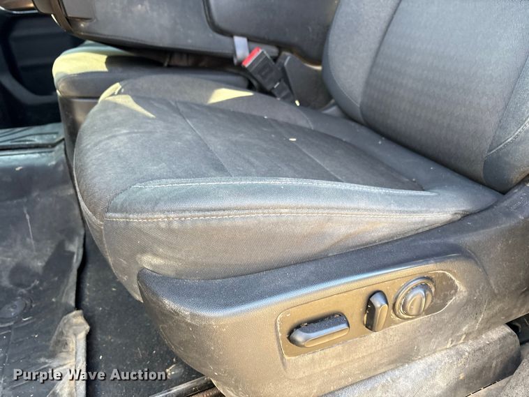 image for item EU4736 2019 Chevrolet Silverado 15000 Crew Cab pickup truck