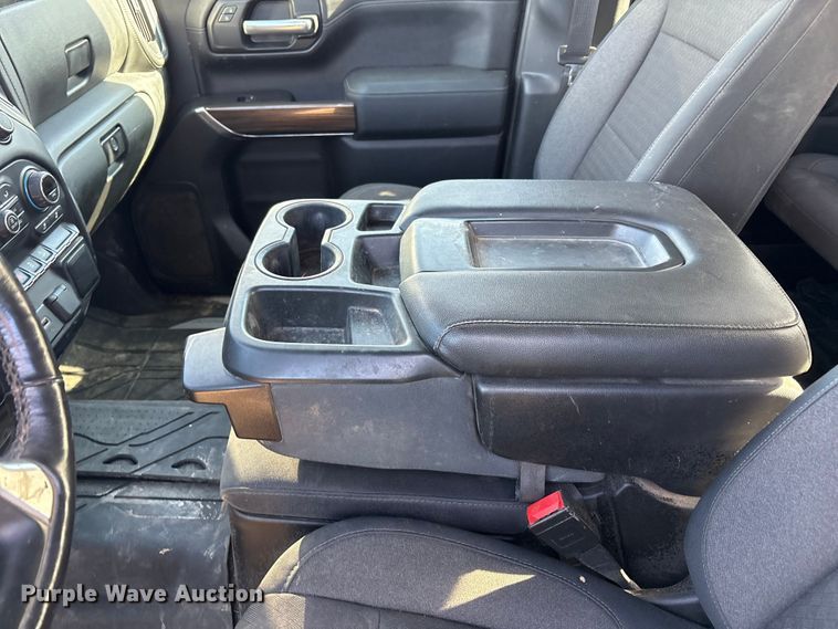 image for item EU4736 2019 Chevrolet Silverado 15000 Crew Cab pickup truck