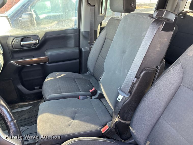 image for item EU4736 2019 Chevrolet Silverado 15000 Crew Cab pickup truck