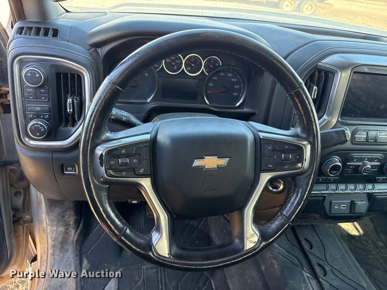 image for item EU4736 2019 Chevrolet Silverado 15000 Crew Cab pickup truck