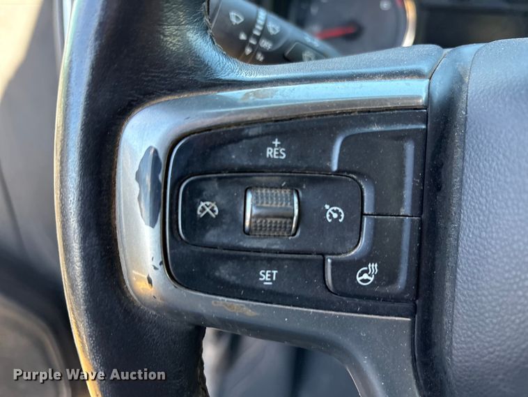 image for item EU4736 2019 Chevrolet Silverado 15000 Crew Cab pickup truck