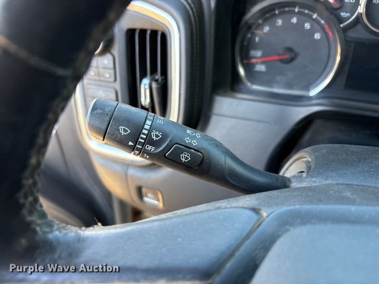 image for item EU4736 2019 Chevrolet Silverado 15000 Crew Cab pickup truck