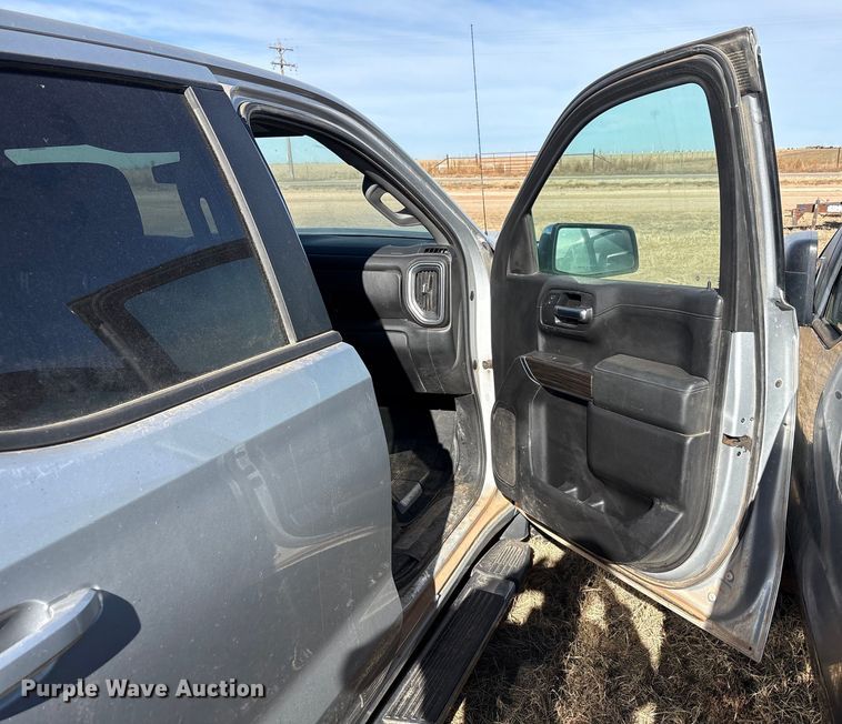 image for item EU4736 2019 Chevrolet Silverado 15000 Crew Cab pickup truck