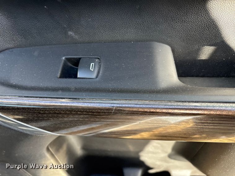 image for item EU4736 2019 Chevrolet Silverado 15000 Crew Cab pickup truck